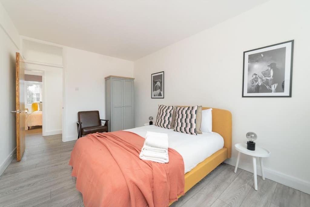 Two Bedroom Apartment By Buonomo Stays Short Lets & Serviced Accommodation In Balham With Balcony London Eksteriør bilde