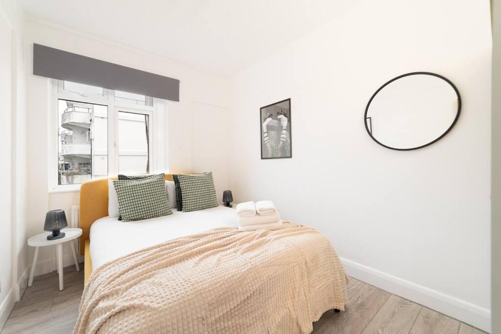 Two Bedroom Apartment By Buonomo Stays Short Lets & Serviced Accommodation In Balham With Balcony London Eksteriør bilde