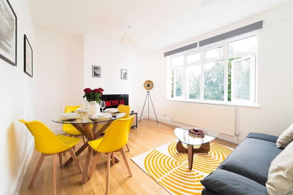 Two Bedroom Apartment By Buonomo Stays Short Lets & Serviced Accommodation In Balham With Balcony London Eksteriør bilde