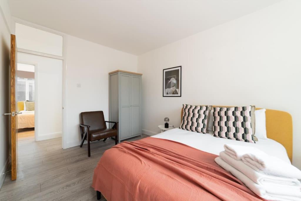 Two Bedroom Apartment By Buonomo Stays Short Lets & Serviced Accommodation In Balham With Balcony London Eksteriør bilde